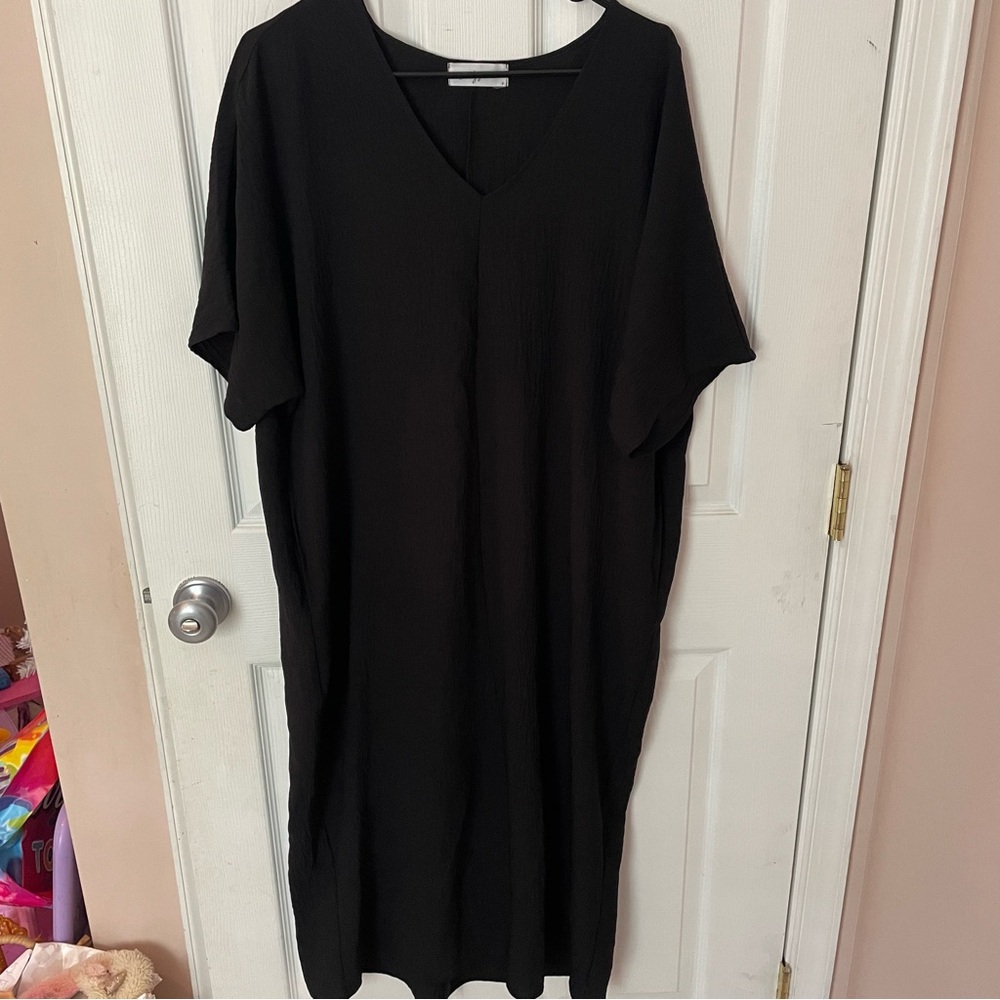 Carly Jean Black “Louise” Midi Dress